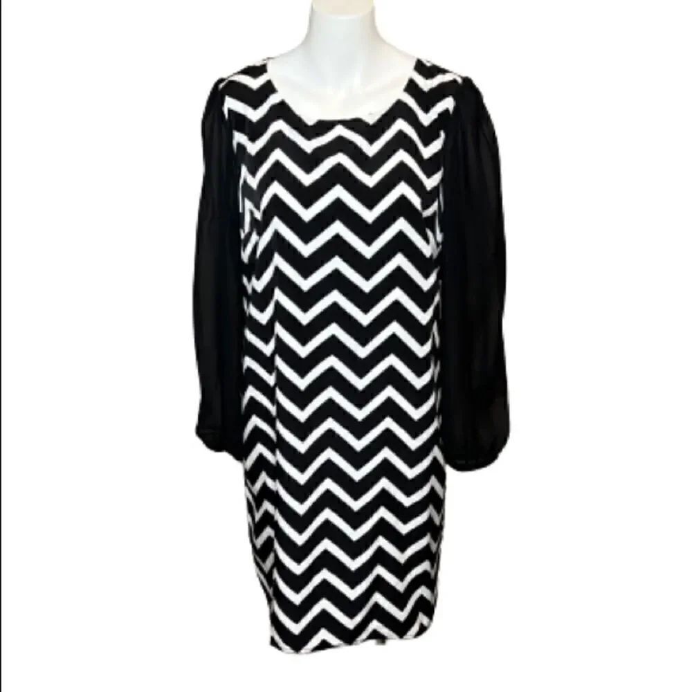 Maurices black and white chevron print shift dress size L